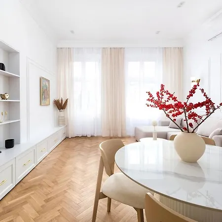 Royal Matejko - Luxury 3 Bedroom In The Old Town