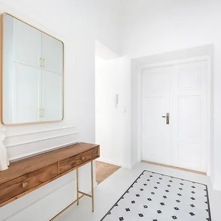 Royal Matejko - Luxury 3 Bedroom In The Old Town *