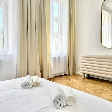 Apartman Royal Matejko - Luxury 3 Bedroom In The Old Town *