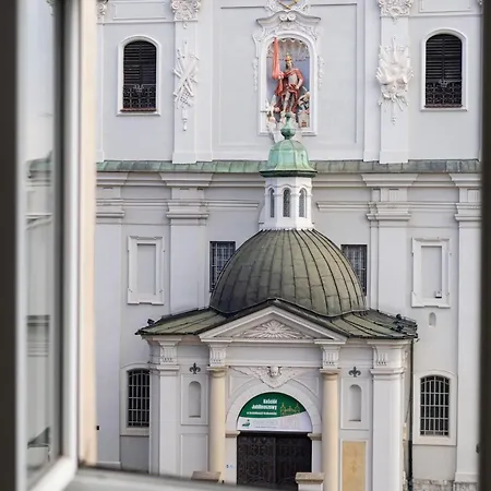 Royal Matejko - Luxury 3 Bedroom In The Old Town Apartman *