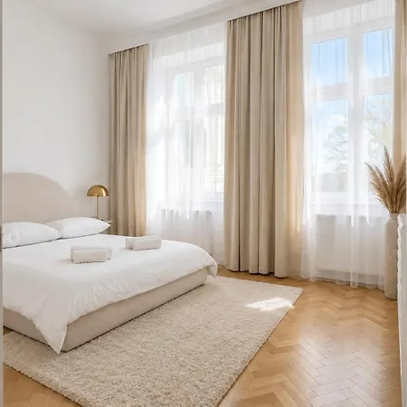 Royal Matejko - Luxury 3 Bedroom In The Old Town