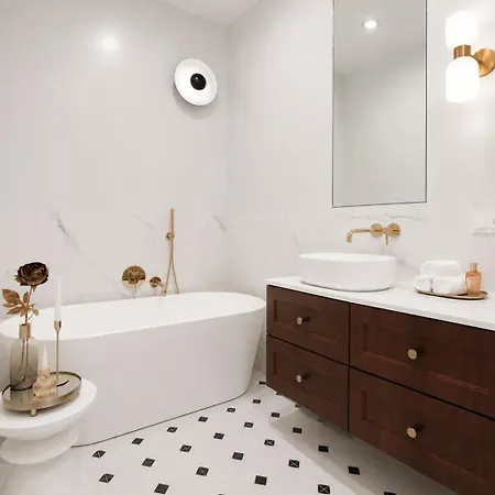 Apartman Royal Matejko - Luxury 3 Bedroom In The Old Town Krakkó