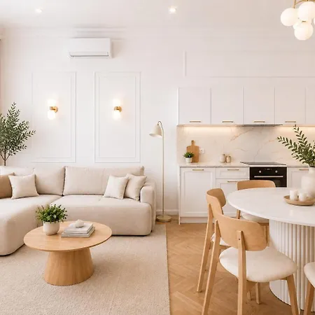 Royal Matejko - Luxury 3 Bedroom In The Old Town Apartman *