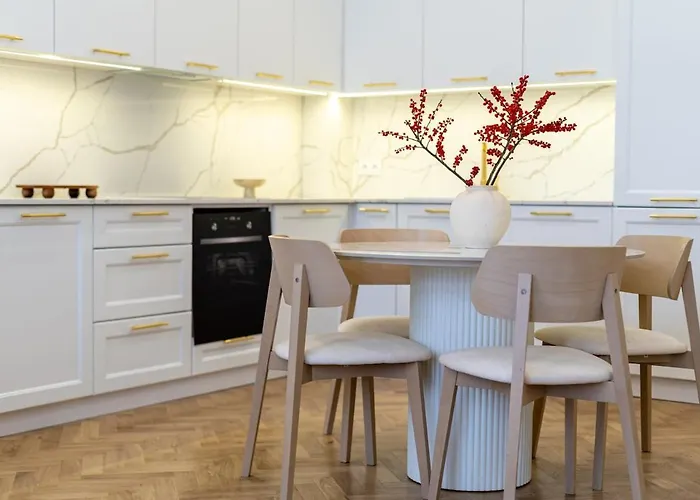 Royal Matejko - Luxury 3 Bedroom In The Old Town