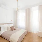 Royal Matejko - Luxury 3 Bedroom In The Old Town شقة