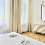 Royal Matejko - Luxury 3 Bedroom In The Old Town شقة كراكوفيا