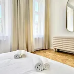 Apartament Royal Matejko - Luxury 3 Bedroom In The Old Town *
